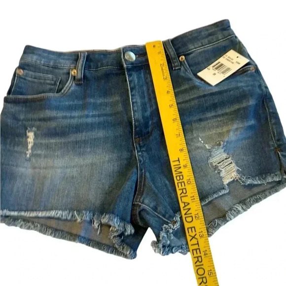 NWT STS Blue Women's High Rise Aubrey Cutoff Distressed Jean Short Size 28 - Picture 12 of 13